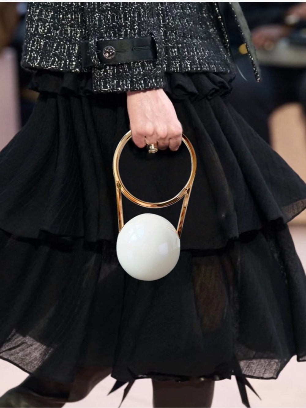 A Classy Chic Boutique Gold-Accented White Sphere Handbag - Picture 2 of 8